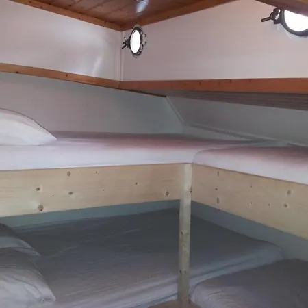 Hotel na wodzie Authentic Ship 